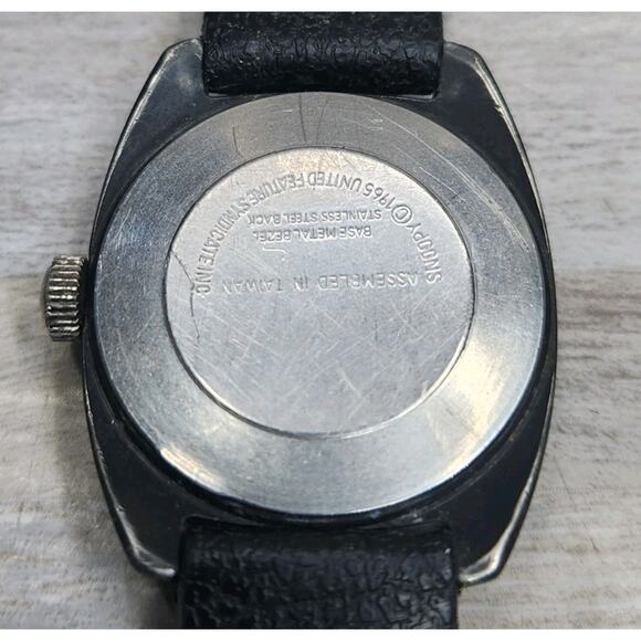 Vintage Snoopy 1965 Wind-up Watch With Rare Dive Band. Runs Great. Peanuts - Picture 5 of 8